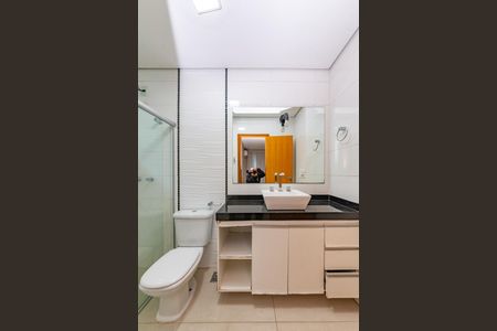 Casa à venda com 240m², 3 quartos e 3 vagas Casa à venda com 240m², 3 quartos e 3 vagasBanheiro da Suíte