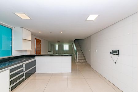 Casa à venda com 240m², 3 quartos e 3 vagas Casa à venda com 240m², 3 quartos e 3 vagasCozinha