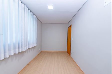 Casa à venda com 240m², 3 quartos e 3 vagas Casa à venda com 240m², 3 quartos e 3 vagasQuarto 1