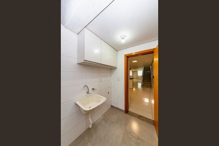 Casa à venda com 240m², 3 quartos e 3 vagas Casa à venda com 240m², 3 quartos e 3 vagasÁrea de Serviçoa