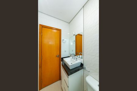 Casa à venda com 240m², 3 quartos e 3 vagas Casa à venda com 240m², 3 quartos e 3 vagasBanheiro Social