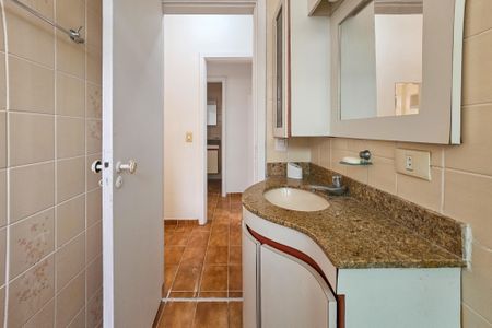 Apartamento para alugar com 103m², 3 quartos e 1 vaga Apartamento para alugar com 103m², 3 quartos e 1 vagaBanheiro da Suíte