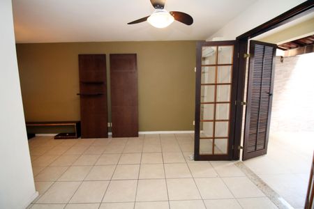 Casa à venda com 93m², 3 quartos e 2 vagasSala