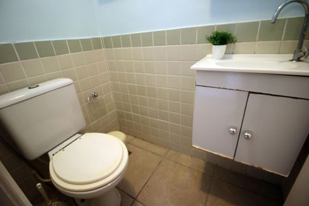 Casa à venda com 93m², 3 quartos e 2 vagasBanheiro 2