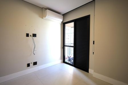 Apartamento à venda com 130m², 4 quartos e 2 vagasQuarto 2