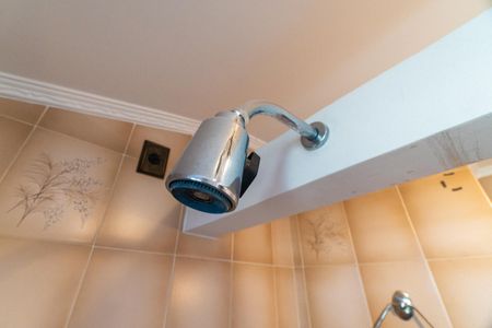 Casa à venda com 262m², 2 quartos e 6 vagasBanheiro da Suíte Detalhe