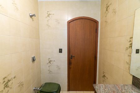 Casa à venda com 262m², 2 quartos e 6 vagasBanheiro Social