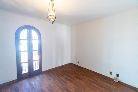 Casa à venda com 262m², 2 quartos e 6 vagasQuarto