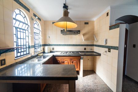 Casa à venda com 262m², 2 quartos e 6 vagasCozinha