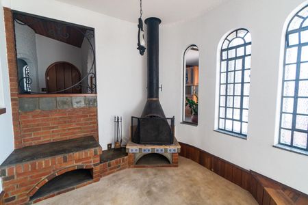 Casa à venda com 262m², 2 quartos e 6 vagasSala