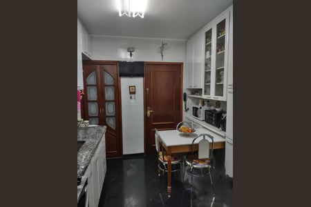 Apartamento à venda com 115m², 3 quartos e 2 vagasCOZINHA