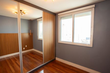 Apartamento à venda com 74m², 2 quartos e 2 vagasSuíte 2