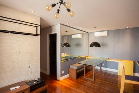 Apartamento à venda com 74m², 2 quartos e 2 vagasSala