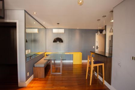 Apartamento à venda com 74m², 2 quartos e 2 vagasSala