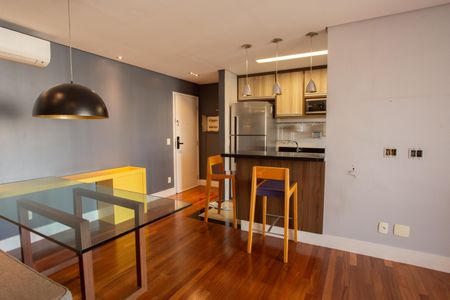 Apartamento à venda com 74m², 2 quartos e 2 vagasSala