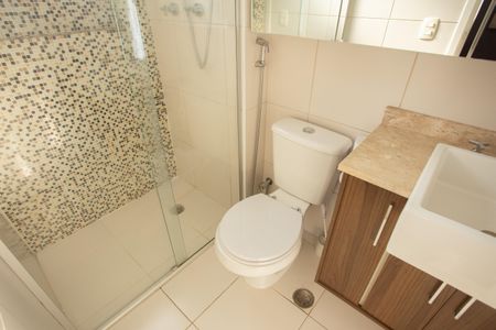 Apartamento à venda com 74m², 2 quartos e 2 vagasBanheiro da Suíte