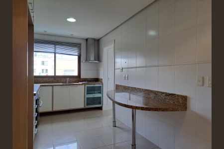 Apartamento para alugar com 182m², 3 quartos e 2 vagas Apartamento para alugar com 182m², 3 quartos e 2 vagasCozinha