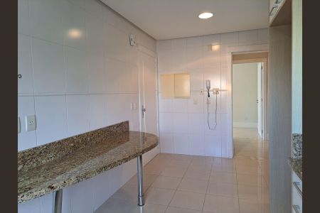 Apartamento para alugar com 182m², 3 quartos e 2 vagas Apartamento para alugar com 182m², 3 quartos e 2 vagasCozinha