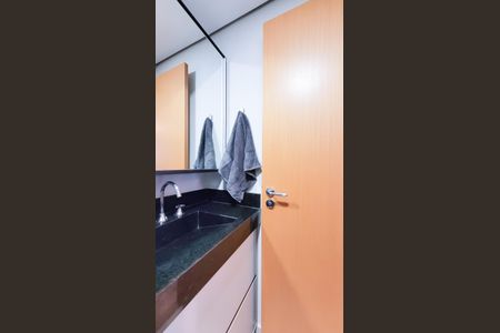 Apartamento à venda com 61m², 2 quartos e 1 vaga Apartamento à venda com 61m², 2 quartos e 1 vagaBanheiro Social