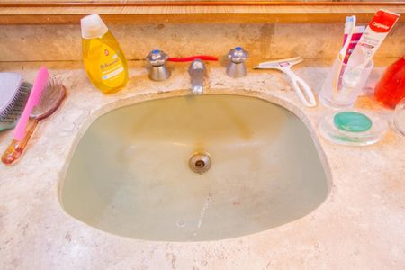 Casa à venda com 218m², 3 quartos e 1 vagaSuíte Banheiro