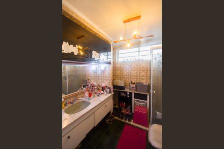 Casa à venda com 218m², 3 quartos e 1 vagaSuíte Banheiro