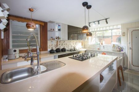 Casa à venda com 218m², 3 quartos e 1 vagaCozinha