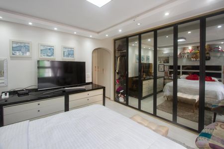 Casa à venda com 218m², 3 quartos e 1 vagaSuíte