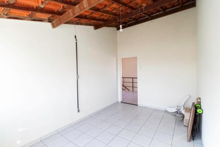 Casa à venda com 210m², 3 quartos e 3 vagas Casa à venda com 210m², 3 quartos e 3 vagasVaranda da sala 2