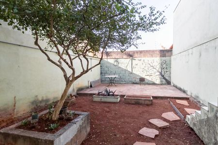Casa à venda com 210m², 3 quartos e 3 vagas Casa à venda com 210m², 3 quartos e 3 vagasQuintal