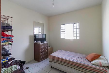 Casa à venda com 210m², 3 quartos e 3 vagas Casa à venda com 210m², 3 quartos e 3 vagasQuarto 2