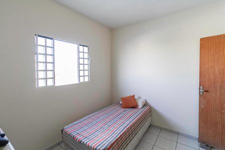 Casa à venda com 210m², 3 quartos e 3 vagas Casa à venda com 210m², 3 quartos e 3 vagasQuarto 2