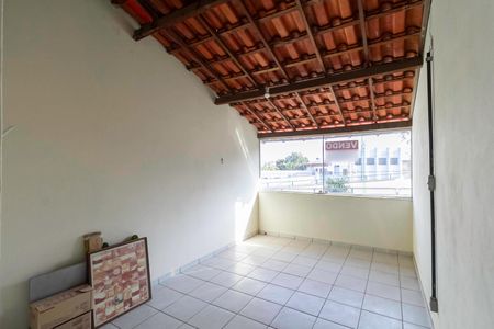 Casa à venda com 210m², 3 quartos e 3 vagas Casa à venda com 210m², 3 quartos e 3 vagasVaranda da sala 2