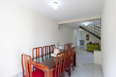 Casa à venda com 210m², 3 quartos e 3 vagas Casa à venda com 210m², 3 quartos e 3 vagasSala 1