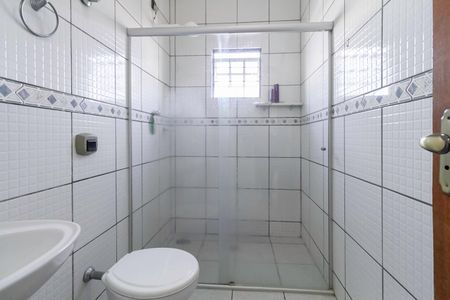 Casa à venda com 210m², 3 quartos e 3 vagas Casa à venda com 210m², 3 quartos e 3 vagasBanheiro social 1