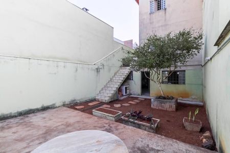 Casa à venda com 210m², 3 quartos e 3 vagas Casa à venda com 210m², 3 quartos e 3 vagasQuintal