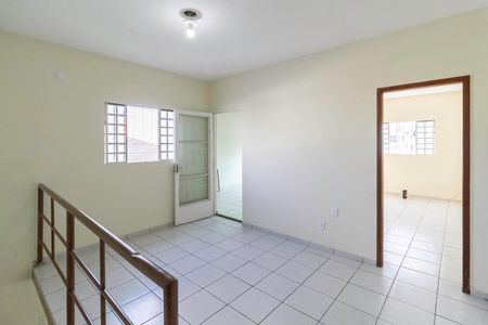 Casa à venda com 210m², 3 quartos e 3 vagas Casa à venda com 210m², 3 quartos e 3 vagasSala 2