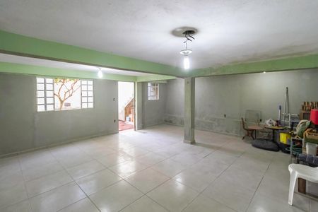 Casa à venda com 210m², 3 quartos e 3 vagas Casa à venda com 210m², 3 quartos e 3 vagasQuintal