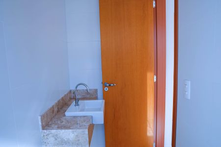 Casa de condomínio para alugar com 154m², 3 quartos e 2 vagasBanheiro 