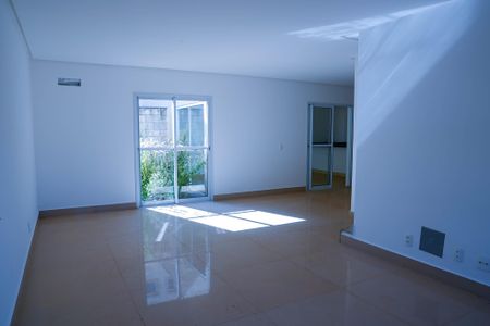 Casa de condomínio para alugar com 154m², 3 quartos e 2 vagasSala