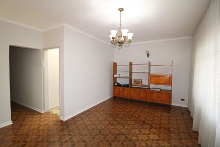 Casa à venda com 210m², 3 quartos e 4 vagasSala