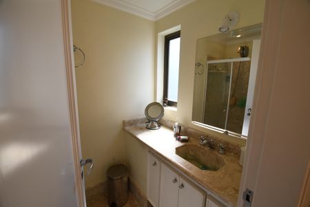 Apartamento à venda com 221m², 5 quartos e 2 vagasBanheiro da Suíte 3