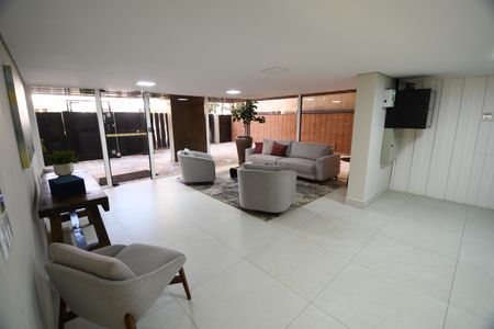 Apartamento à venda com 221m², 5 quartos e 2 vagasHall social