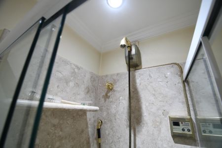 Apartamento à venda com 221m², 5 quartos e 2 vagasBanheiro da Suíte 2