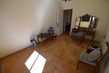 Apartamento à venda com 221m², 5 quartos e 2 vagasSuíte 4