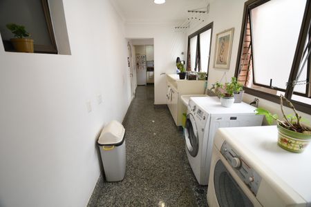 Apartamento à venda com 221m², 5 quartos e 2 vagasÁrea de Serviço