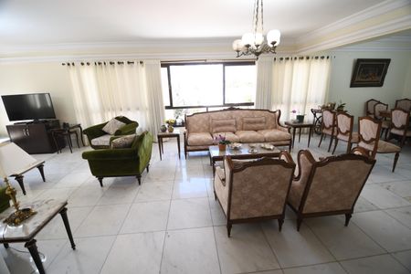 Apartamento à venda com 221m², 5 quartos e 2 vagasSala