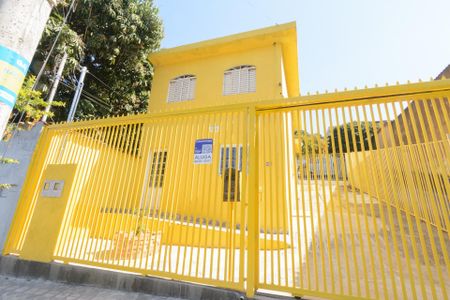 Casa para alugar com 70m², 3 quartos e 2 vagas Casa para alugar com 70m², 3 quartos e 2 vagasFachada