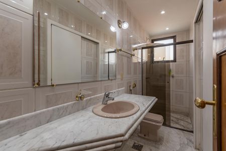 Apartamento à venda com 350m², 3 quartos e 3 vagasBanheiro Social