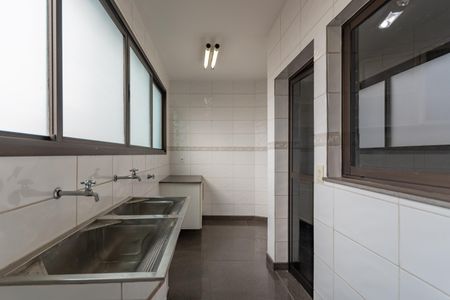 Apartamento à venda com 350m², 3 quartos e 3 vagasLavanderia