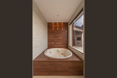 Apartamento à venda com 350m², 3 quartos e 3 vagasBanheira